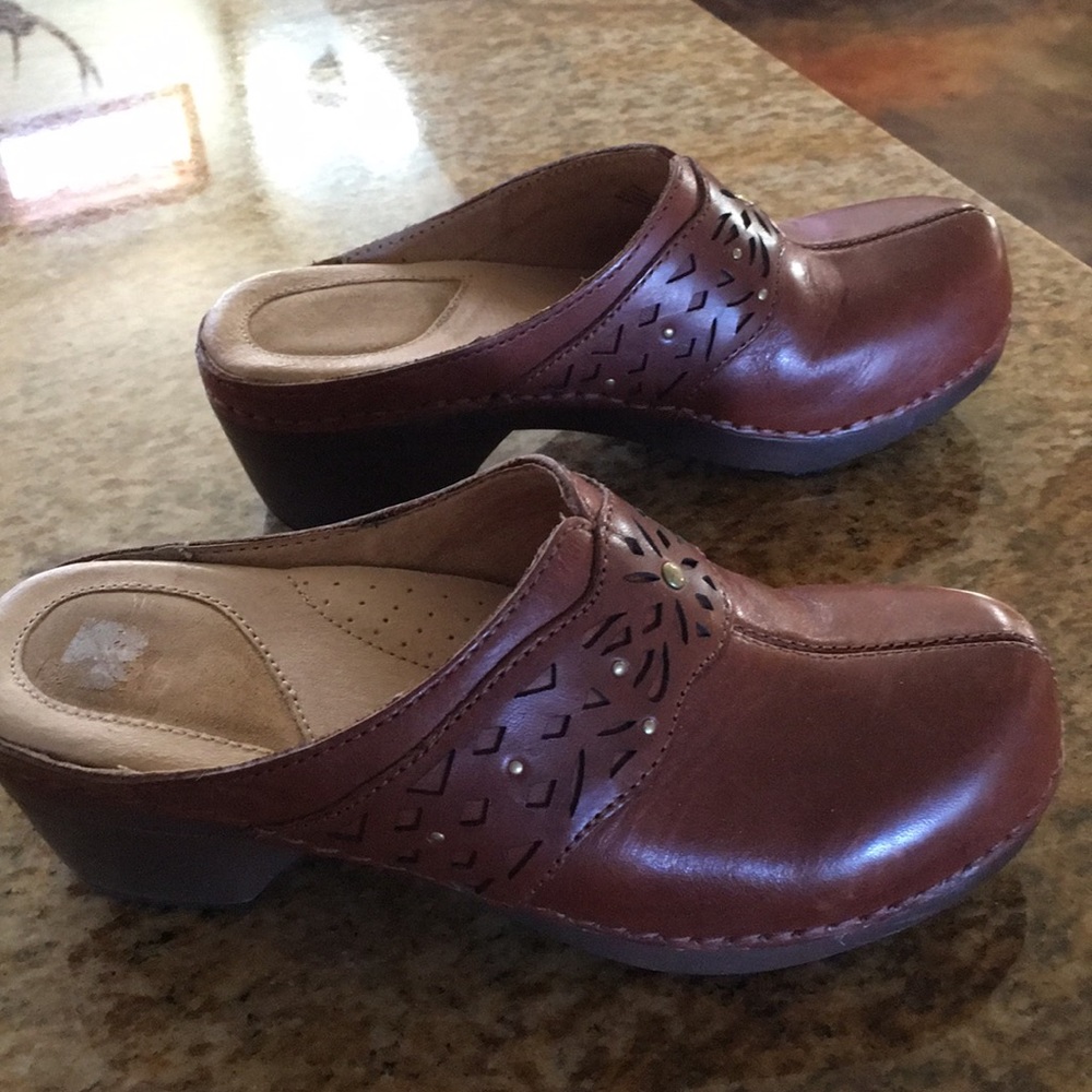 Clogs